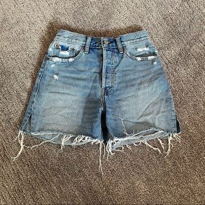 Abercrombie & Fitch Denim High Rise 4“ Dad Shorts